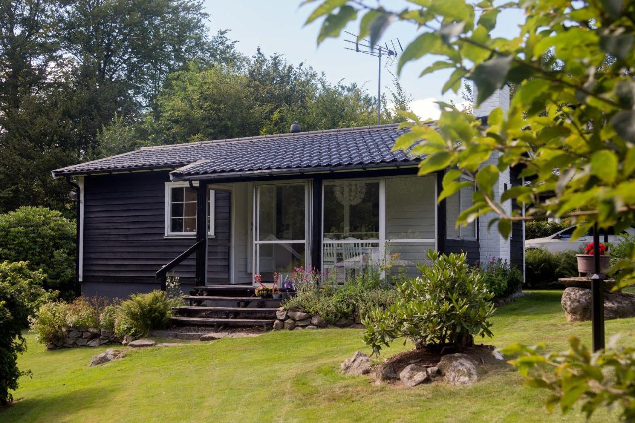 Very Nice Cottage By The Lake. Lursjoen! Hastveda Экстерьер фото